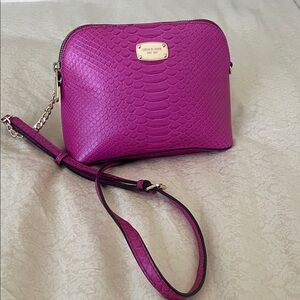 MICHAEL KORS Hot Pink Textured Crossbody Bag with Gold Hardware